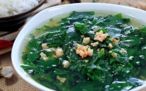 Rau Ngót: Siêu Thực Phẩm Mùa Hè với Vitamin C Gấp 45 Lần